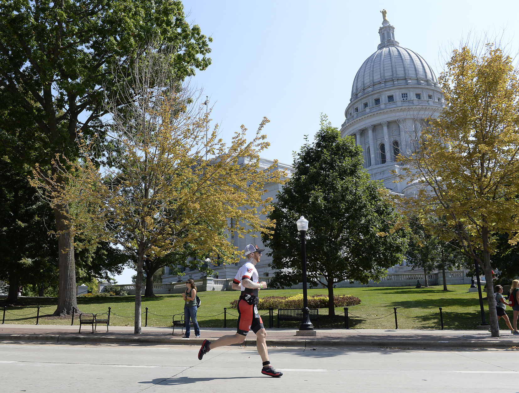 Athletes round Capitol Square